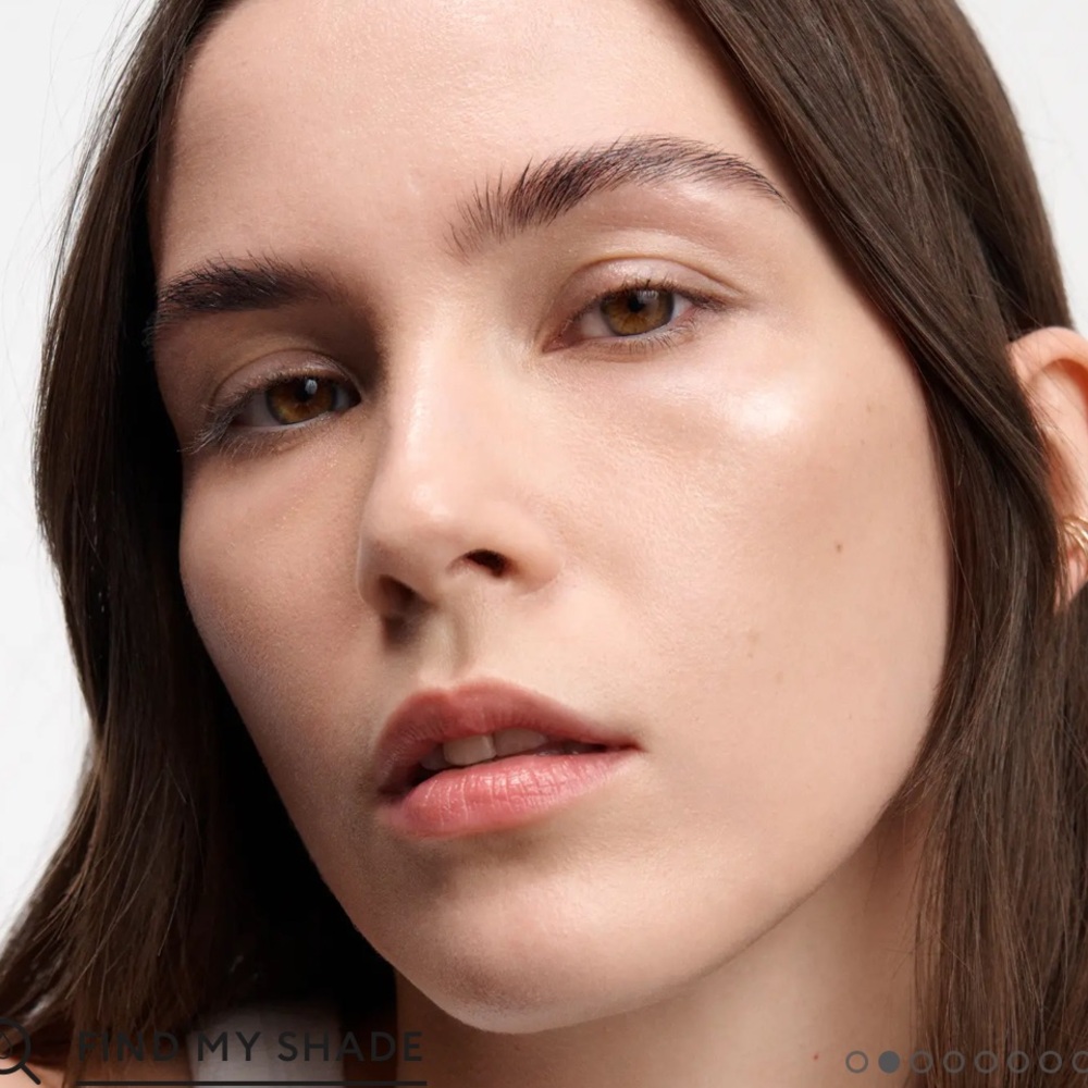 Rose Inc. Skin Enhance Luminous Tinted Serum in 020 light, warm peach undertone - Picture 3 of 12